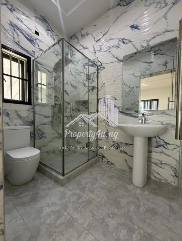 Luxury 5 Bedroom Fully Detached Duplex