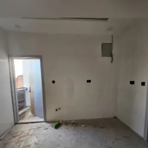 Brand New 3 Bedroom Flat. image 6