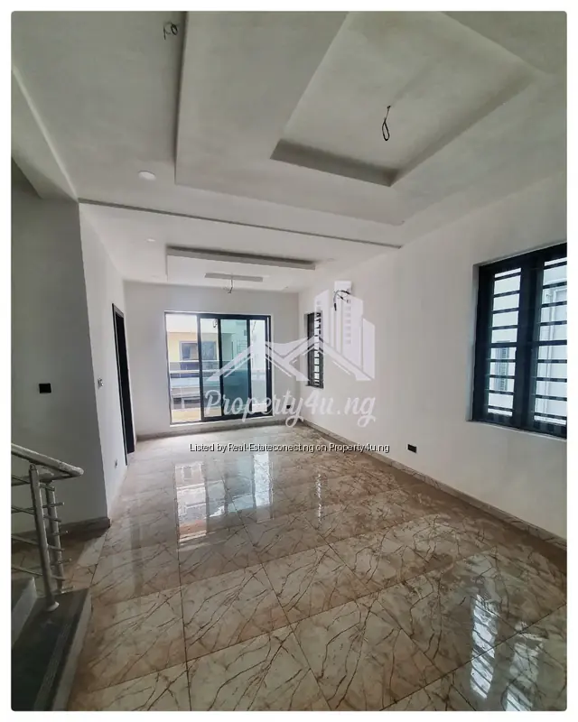 5 Bedroom Detached Duplex