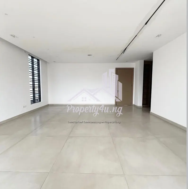 5 Bedroom Fully Detached Duplex