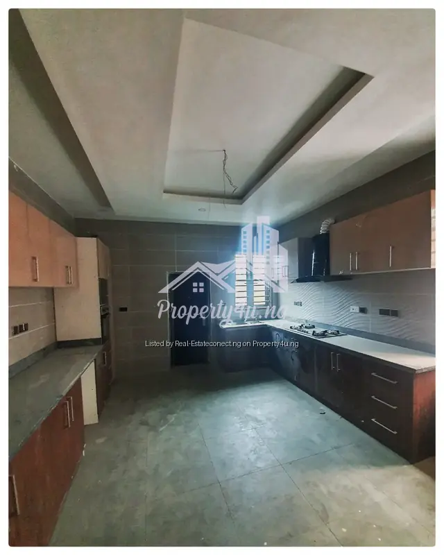5 Bedroom Detached Duplex