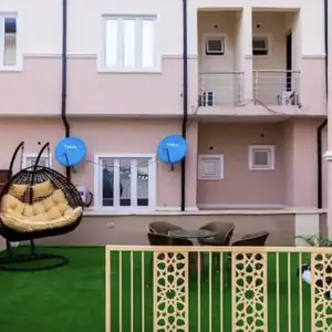5 Bedroom Apartment