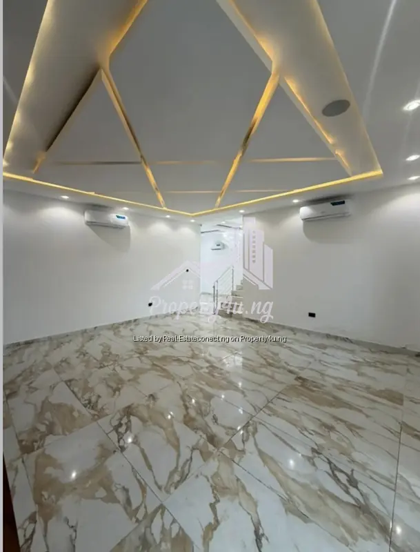 Luxury 5 Bedroom Fully Detached Duplex