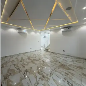 Luxury 5 Bedroom Fully Detached Duplex image 4