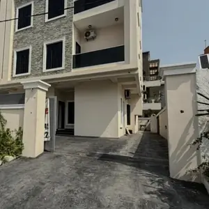 Luxury 5 Bedroom Fully Detached Duplex