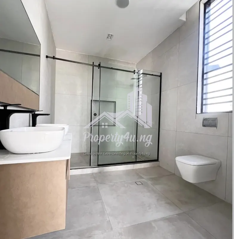 5 Bedroom Fully Detached Duplex