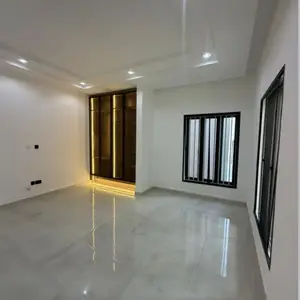 Luxury 5 Bedroom Fully Detached Duplex image 2