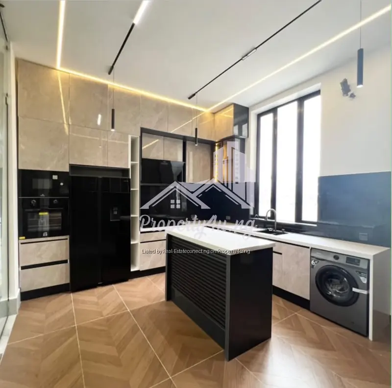 5 Bedroom Semi-Detached Duplex