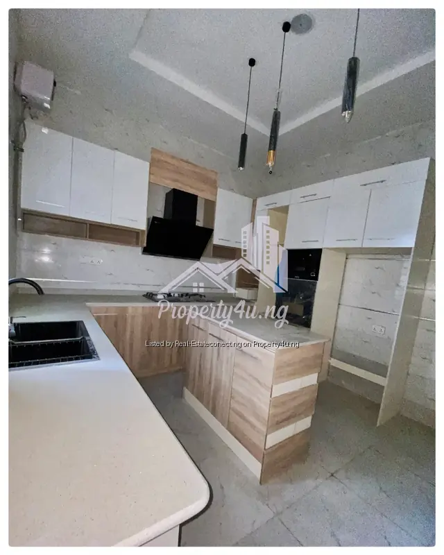 4 Bedroom Duplex