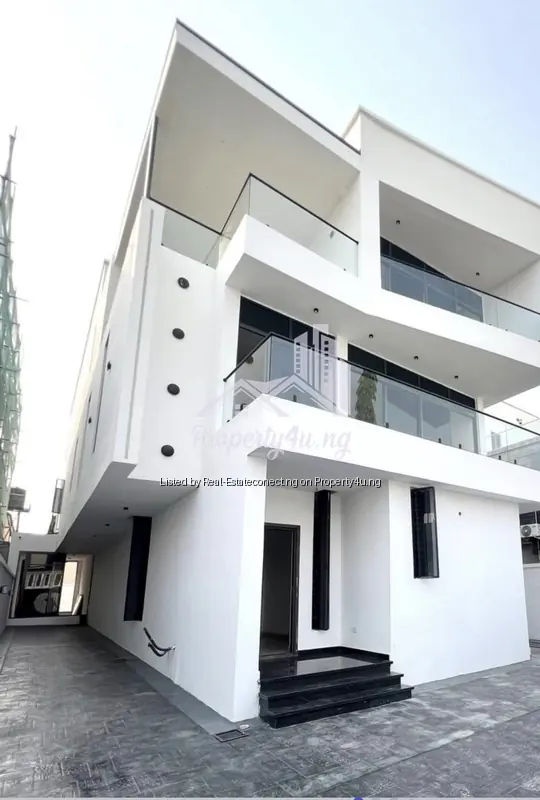 5 Bedroom Fully Detached Duplex