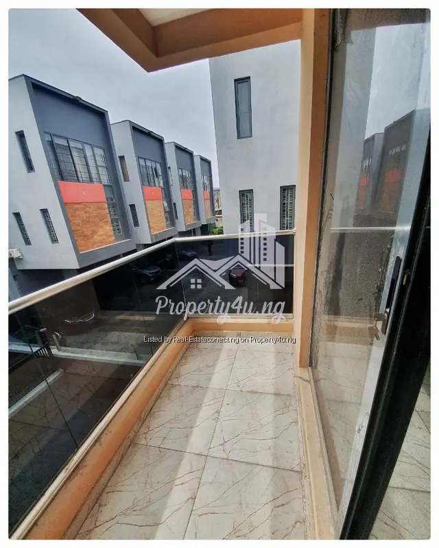 5 Bedroom Detached Duplex