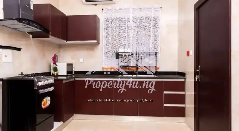 5 Bedroom Apartment