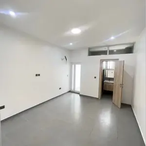 2 Bedroom Apartment image 4