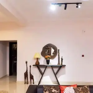 5 Bedroom Apartment image 5