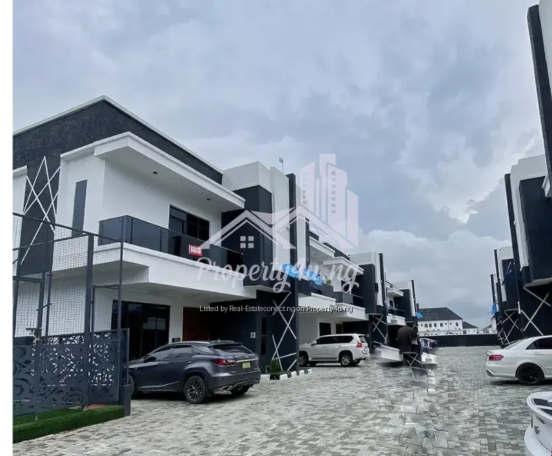 4 Bedroom Duplex